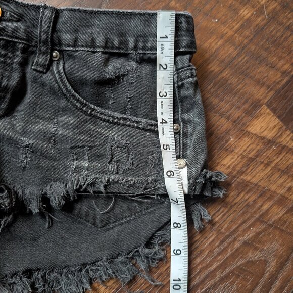 One Teaspoon Black Distressed Denim Shorts - Picture 4 of 7